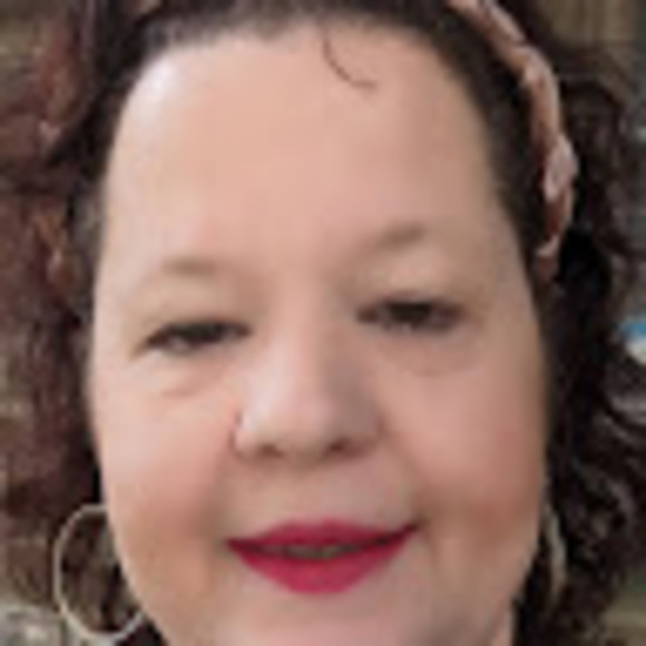 Meet your Posher, Amy - Picture 1 of 1